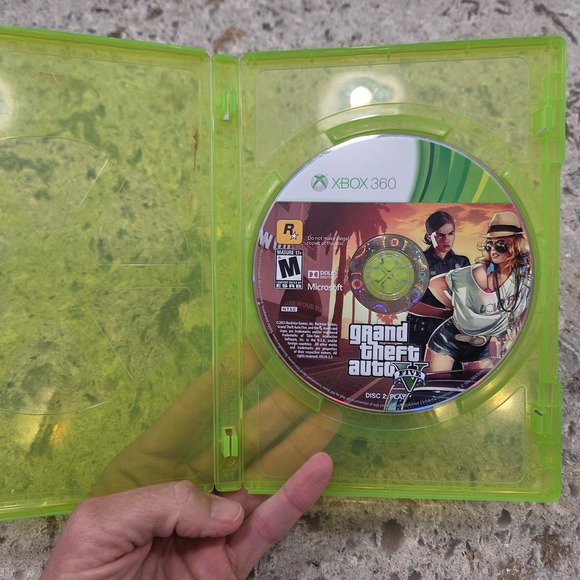 Grand Theft Auto V (GTA 5) Xbox 360 Video Game Disc 2 Complete - Picture 3 of 4